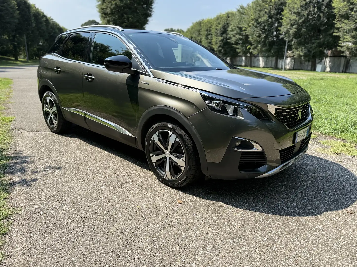 Peugeot 3008 3008 GT line s  1.2 puretech Vert - 1