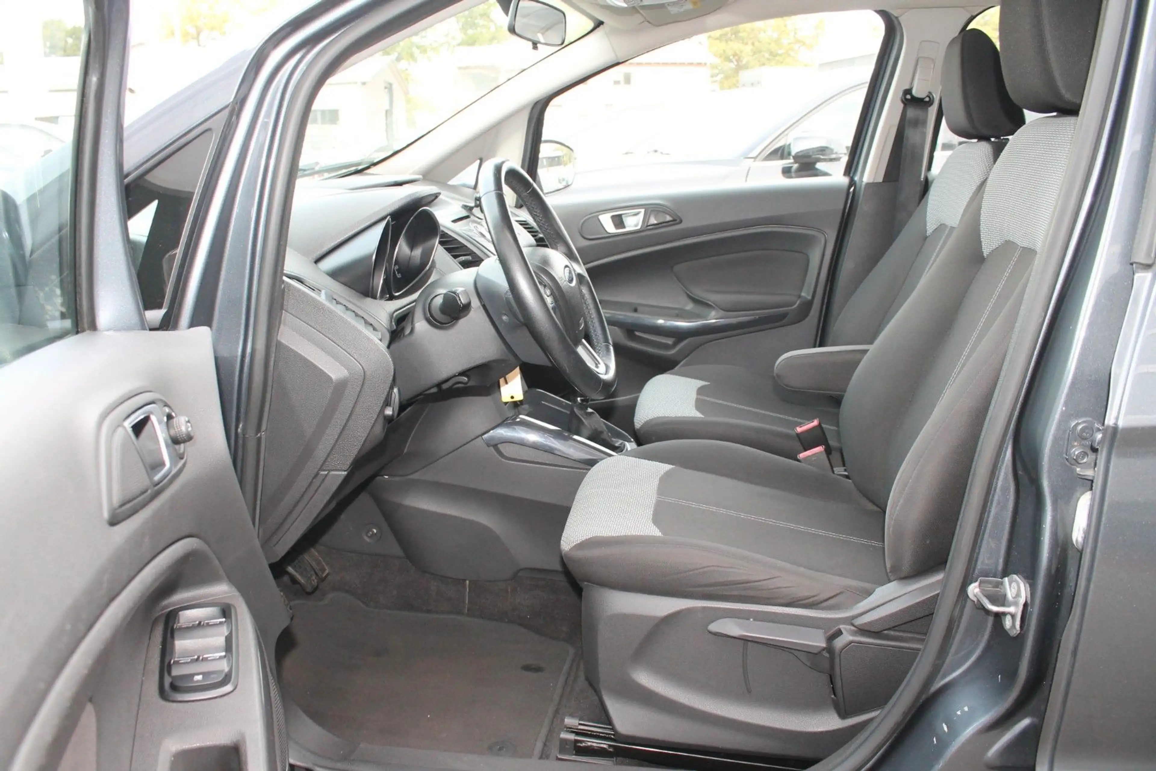 Ford EcoSport Trend *TÜV-NEU* — photo 13
