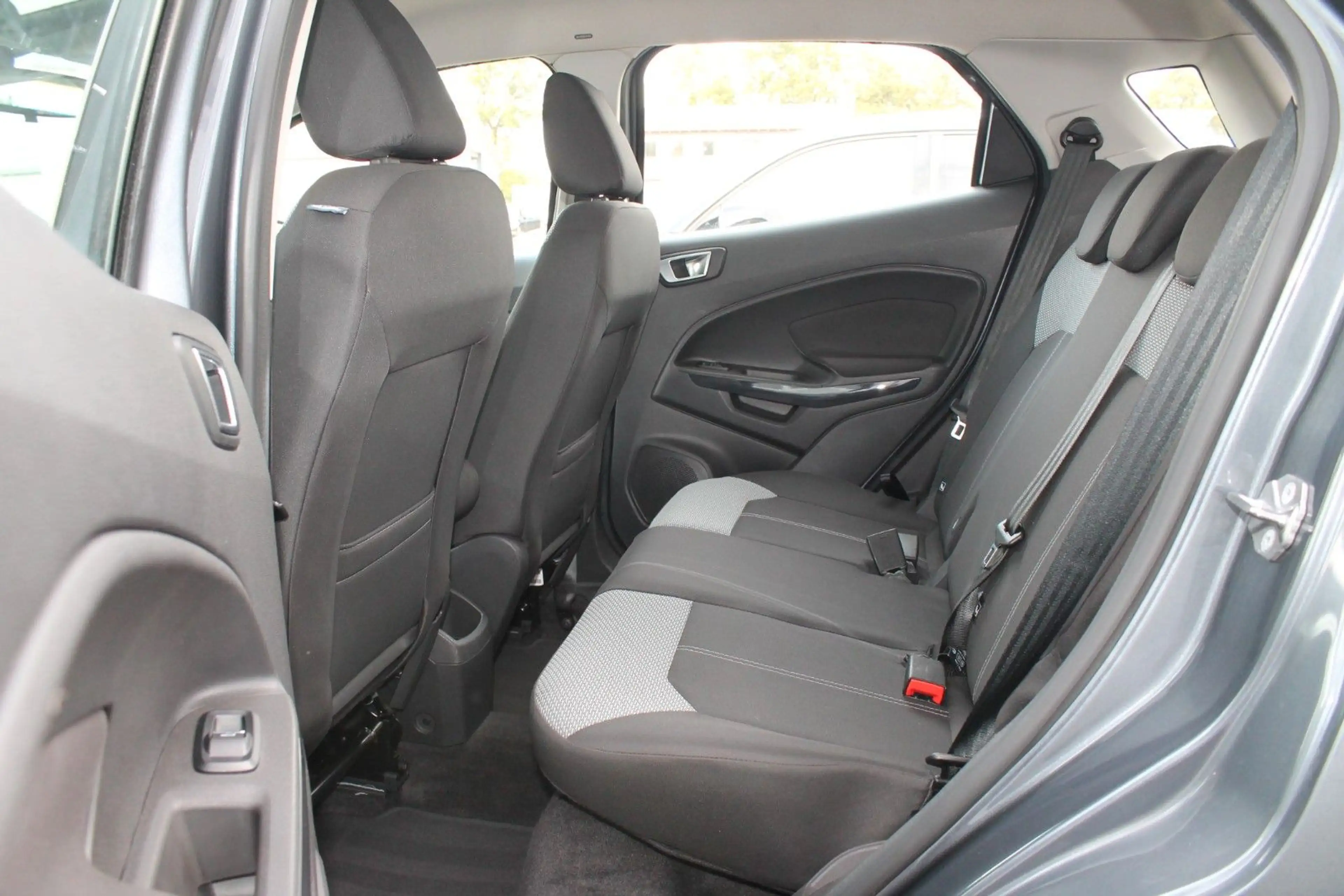 Ford EcoSport Trend *TÜV-NEU* — photo 11