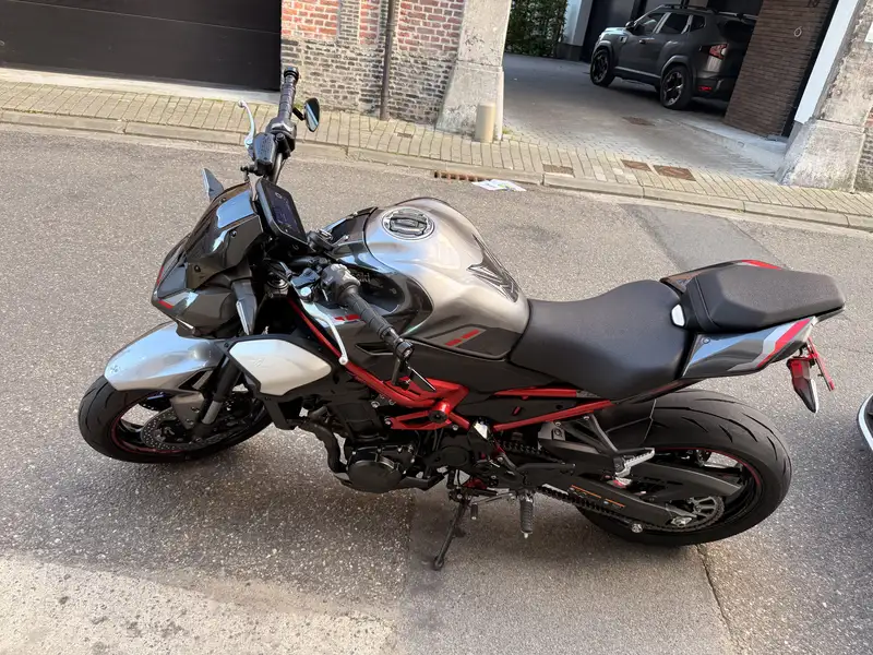 Kawasaki Z900 - foto 2
