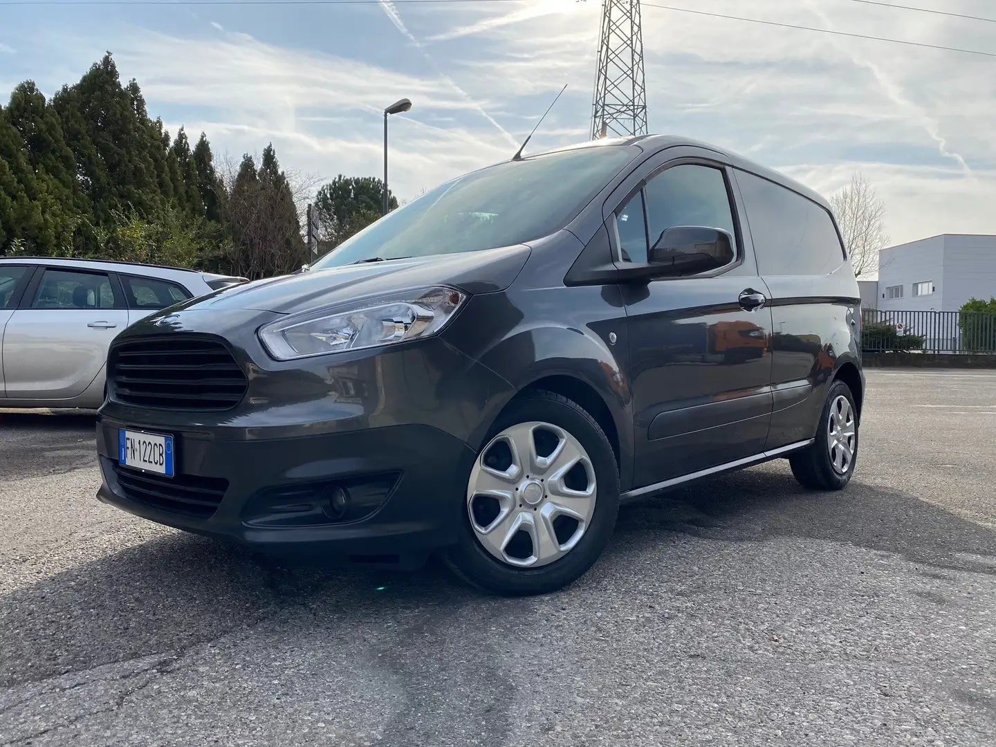 Ford Courier Gris - 1