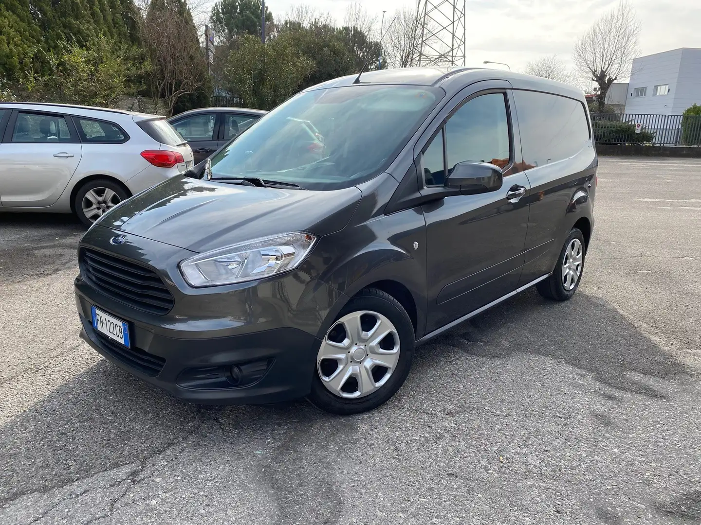 Ford Courier Szary - 2