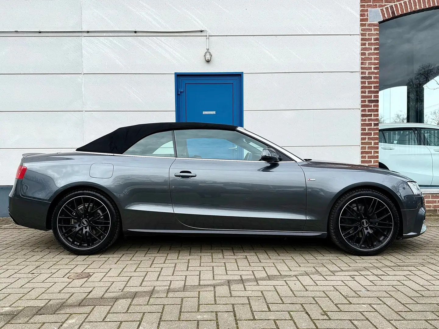 Audi A5 CABRIO 1.8 TFSI 3x S-LINE PACK COMPÉTITION Grijs - 2