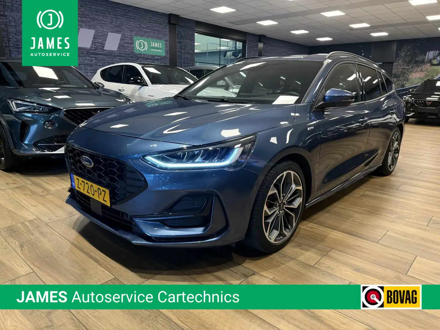 Ford Focus Wagon 1.0 EcoBoost Hybrid ST Line X Trekhaak 13Pol Blauw - 1