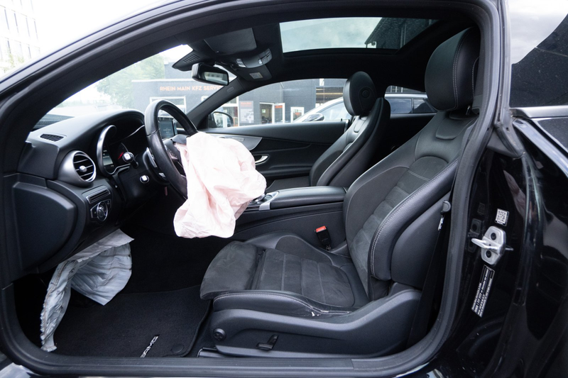 Mercedes-Benz C 250 AMG Line Pano — photo 11
