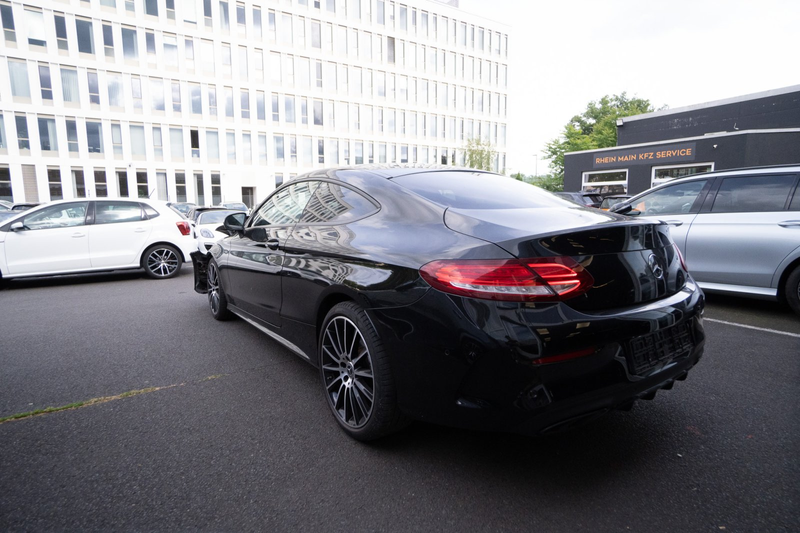 Mercedes-Benz C 250 AMG Line Pano — photo 8