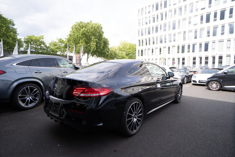 Mercedes-Benz C 250 AMG Line Pano — photo 6