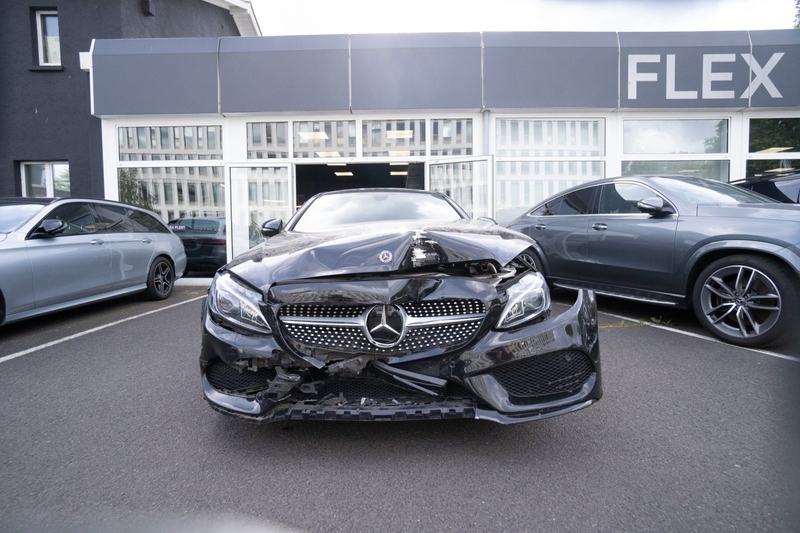 Mercedes-Benz C 250 AMG Line Pano — photo 5