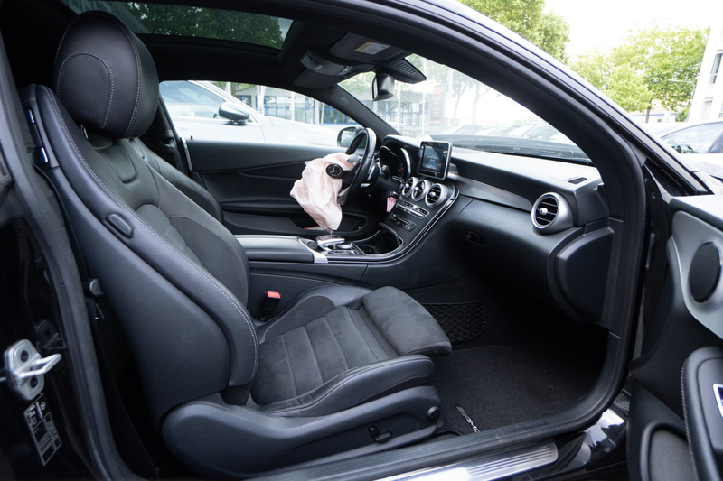 Mercedes-Benz C 250 AMG Line Pano — photo 13