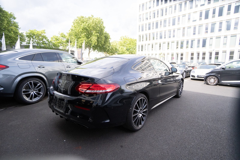 Mercedes-Benz C 250 AMG Line Pano — photo 4