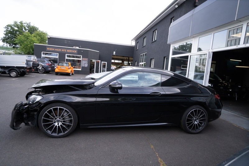 Mercedes-Benz C 250 AMG Line Pano — photo 9