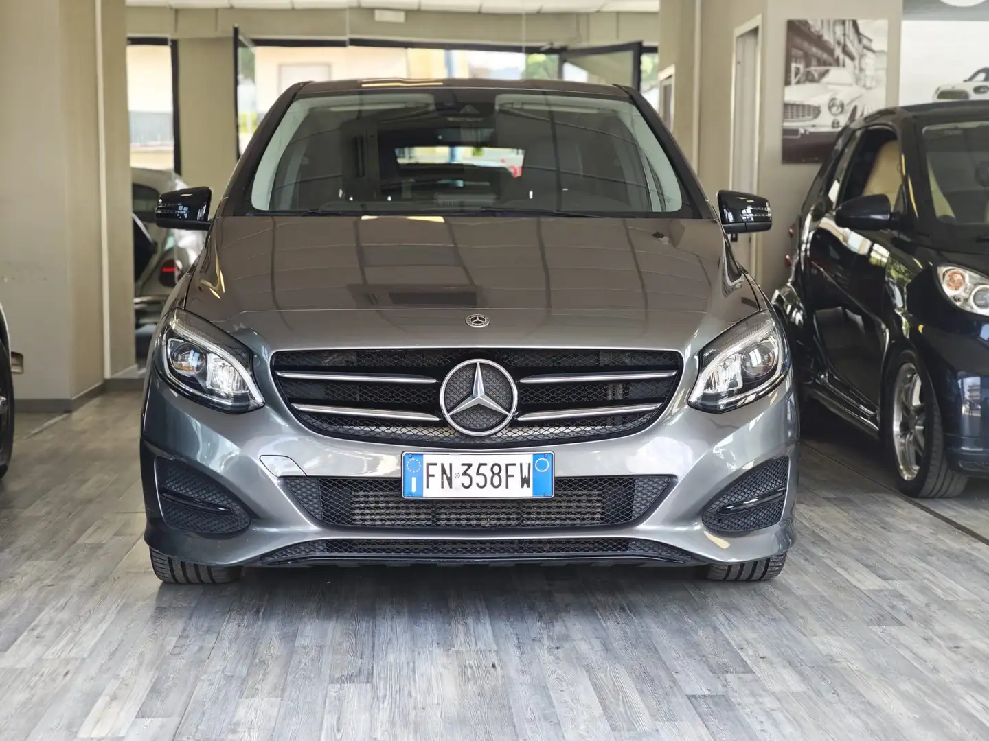 Mercedes-Benz B 180 B 180 d (cdi) Premium Grigio - 1