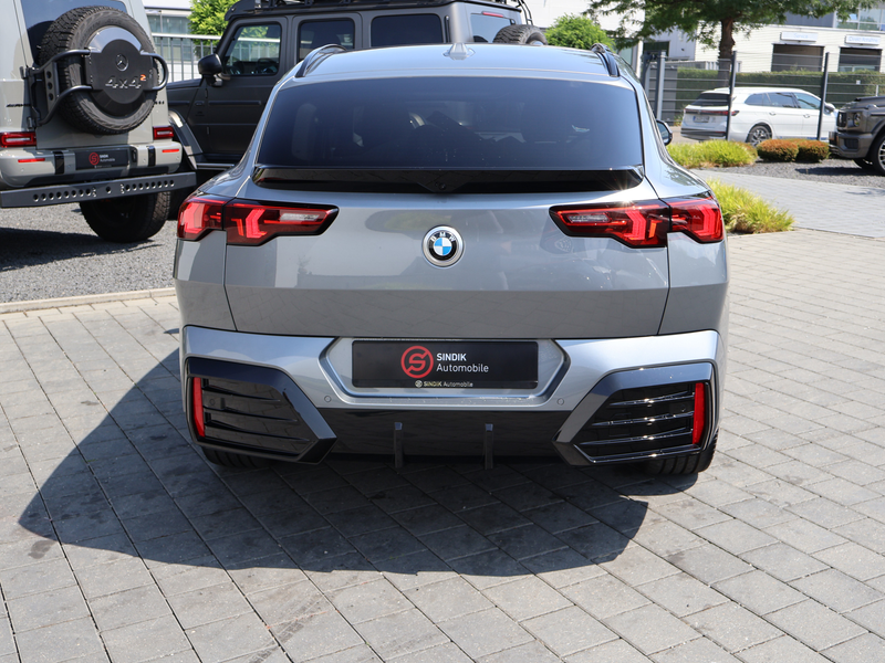 BMW X2 20d xDrive M Sport Pano-AHK-Kamera-HeadUp-ACC — photo 8