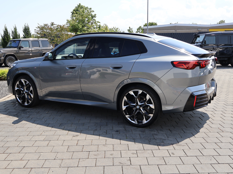 BMW X2 20d xDrive M Sport Pano-AHK-Kamera-HeadUp-ACC — photo 6