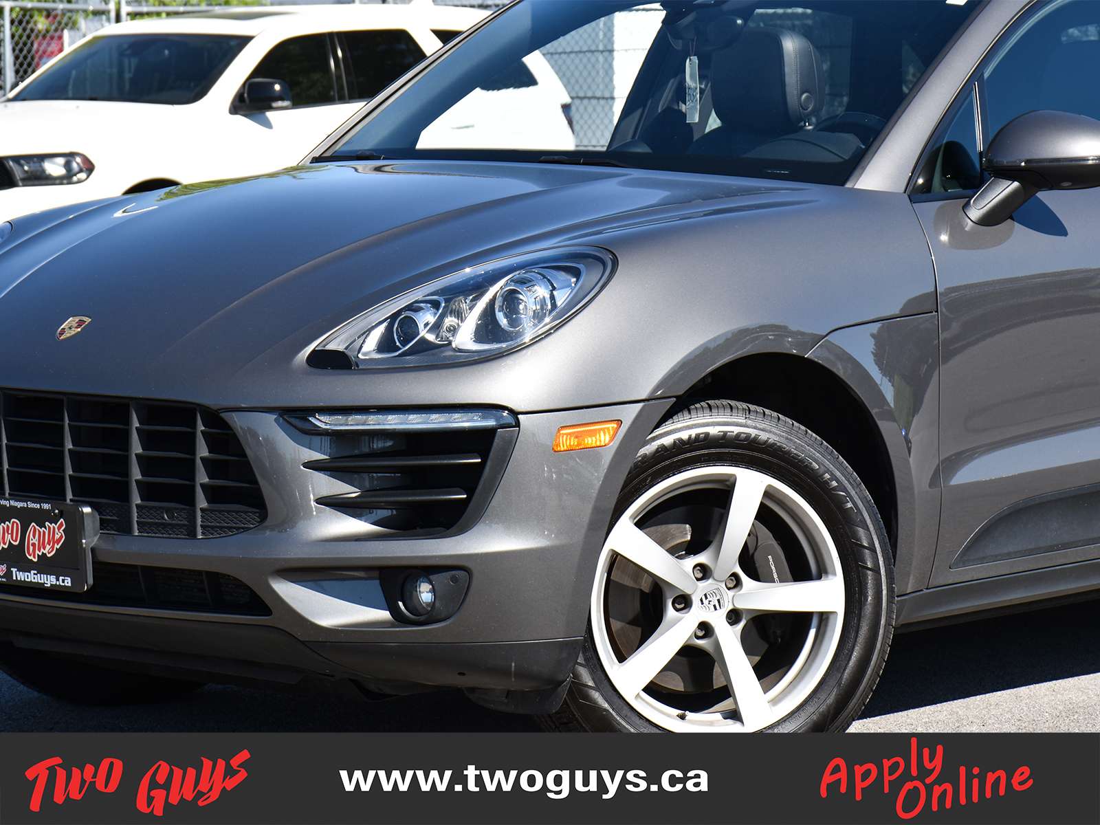 2018 Porsche Macan AWD Panoroof Leather/Suede Interior Back Up Camera alt 2