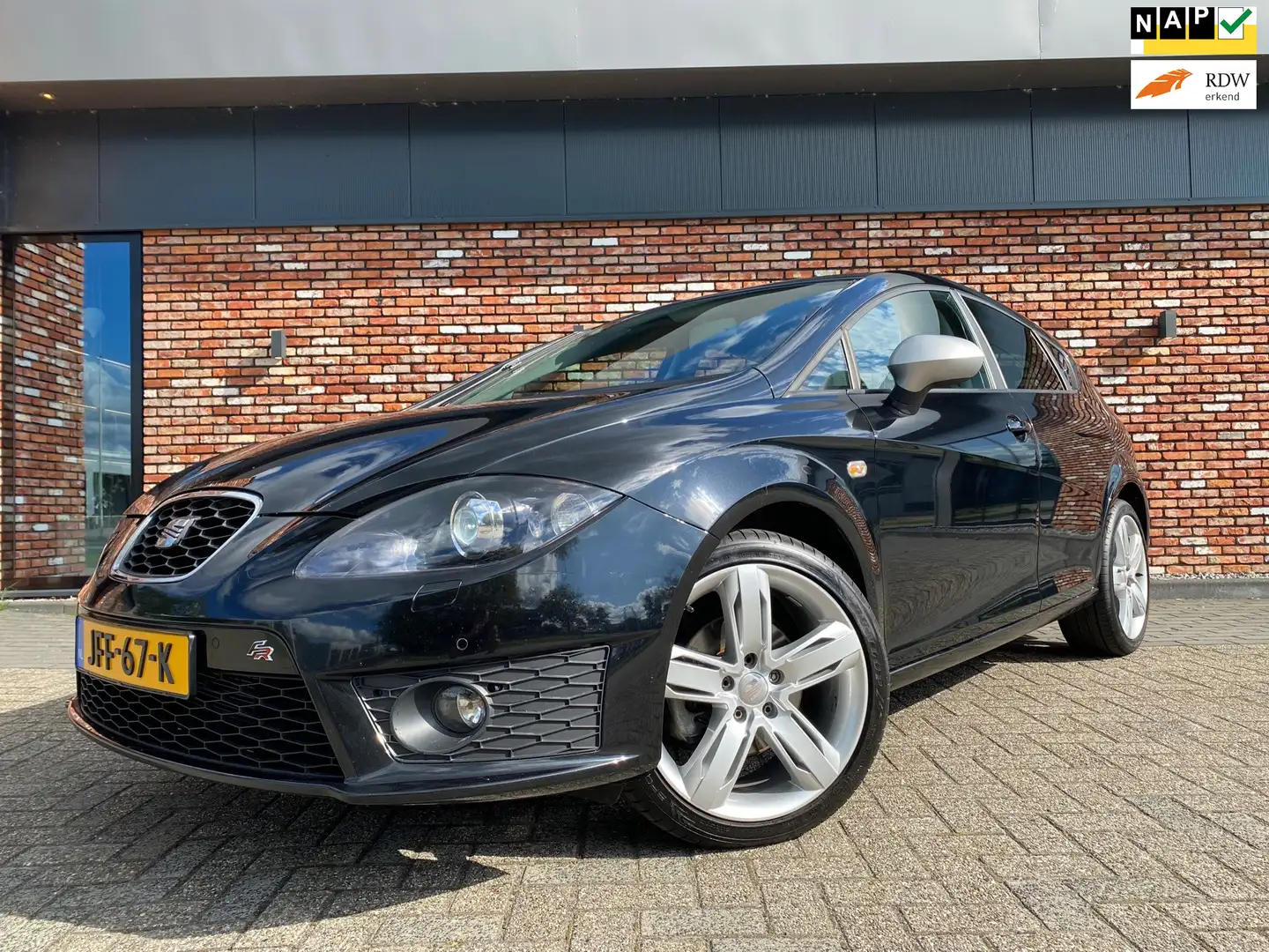 SEAT Leon 1.4 TSI FR Cruise Clima 18inch 131000km Zwart - 1