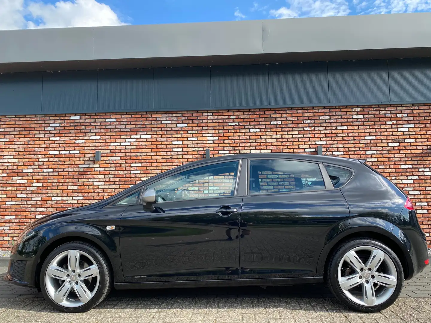 SEAT Leon 1.4 TSI FR Cruise Clima 18inch 131000km Zwart - 2