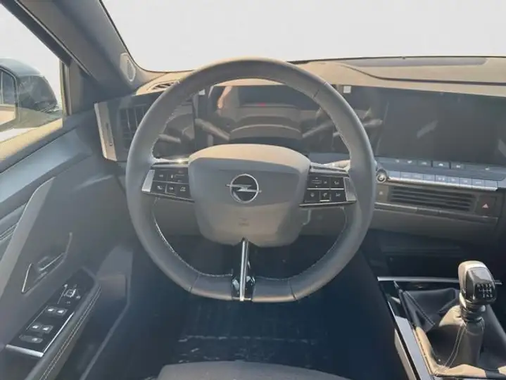 Opel Astra 2025, foto 12