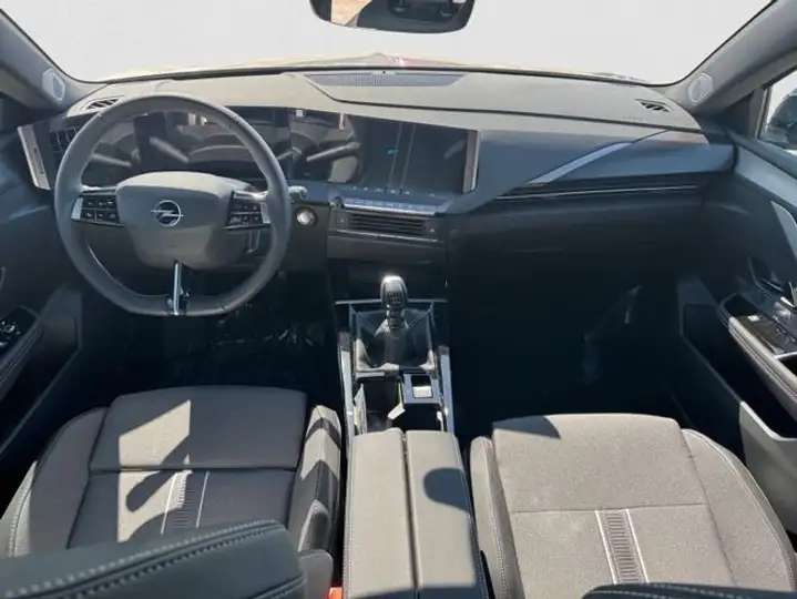 Opel Astra 2025, foto 10