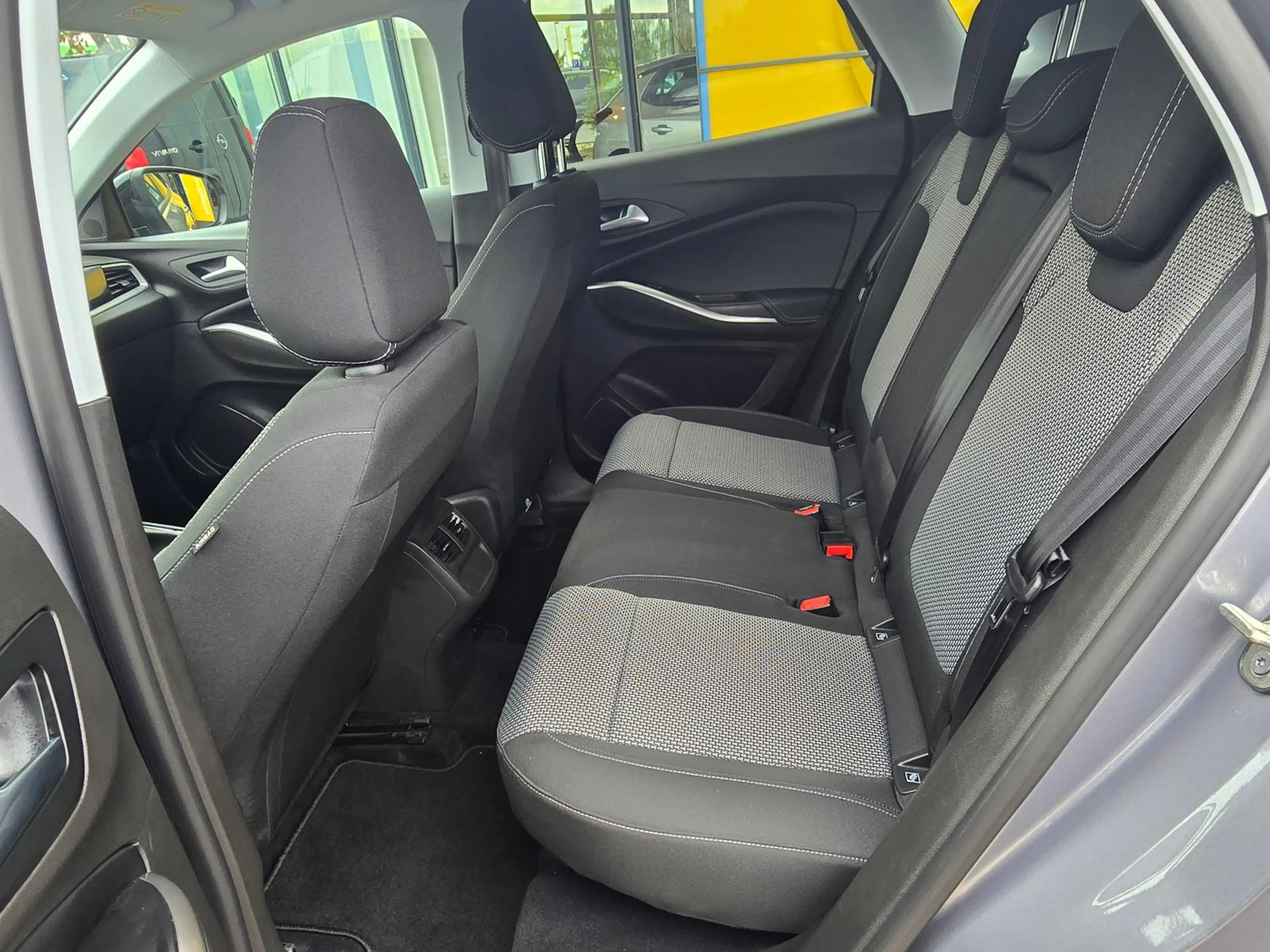 Opel Grandland GS Line — photo 10