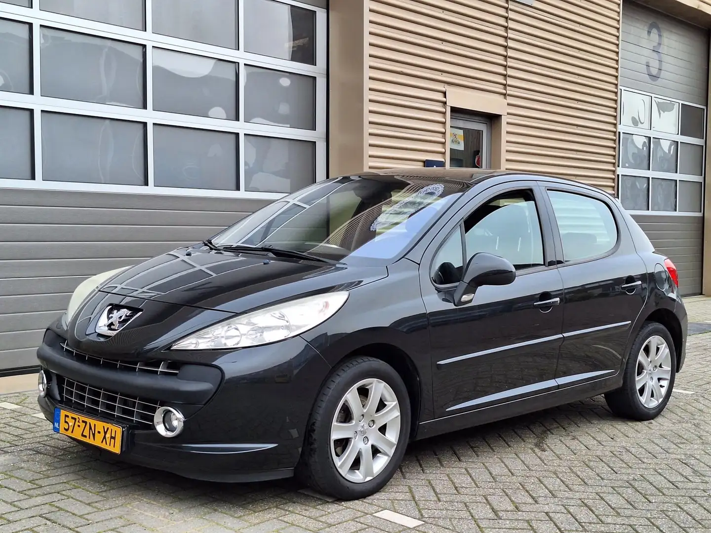Peugeot 207 | 1.6 VTi XS Pack | Airco | Zwart - 1