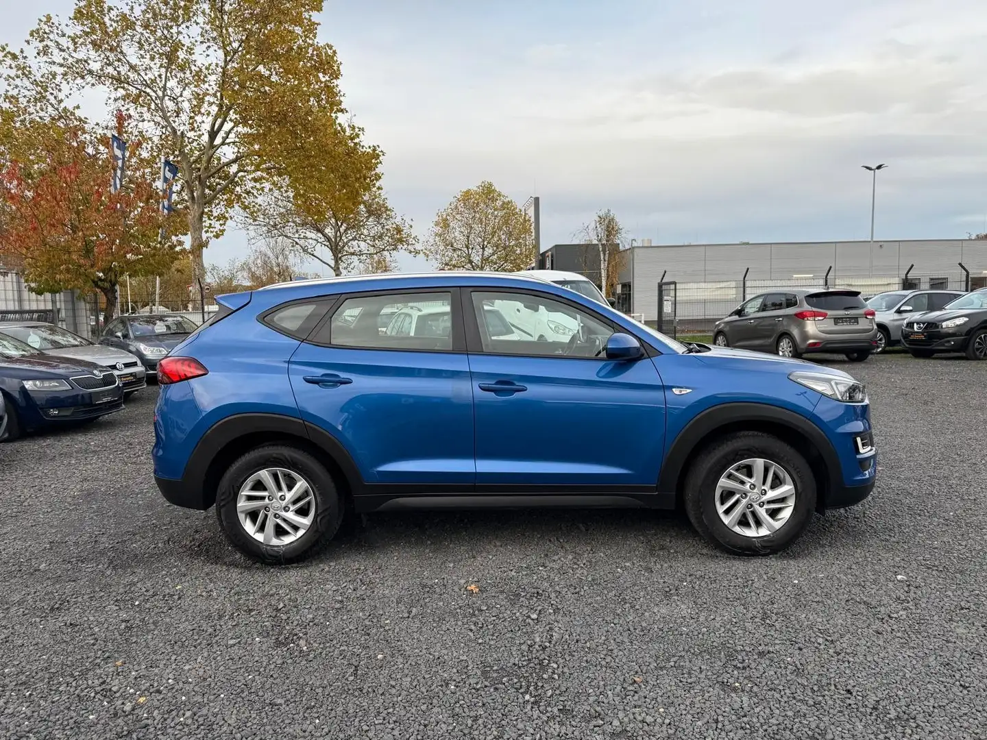 Hyundai TUCSON Select 2WD Blau - 1