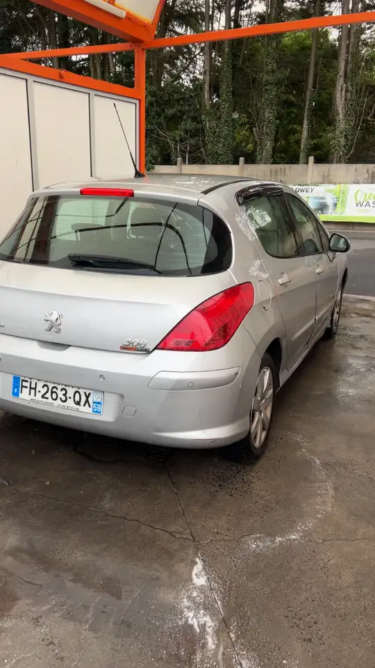 Peugeot 308 1.6 HDi 90ch FAP BLUE LION Confort Pack