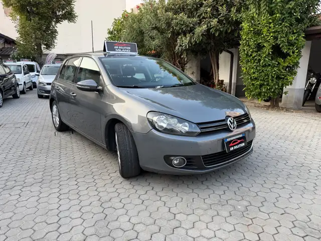 Volkswagen Golf view 2