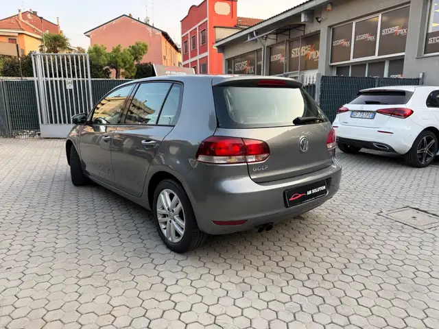 Volkswagen Golf view 4