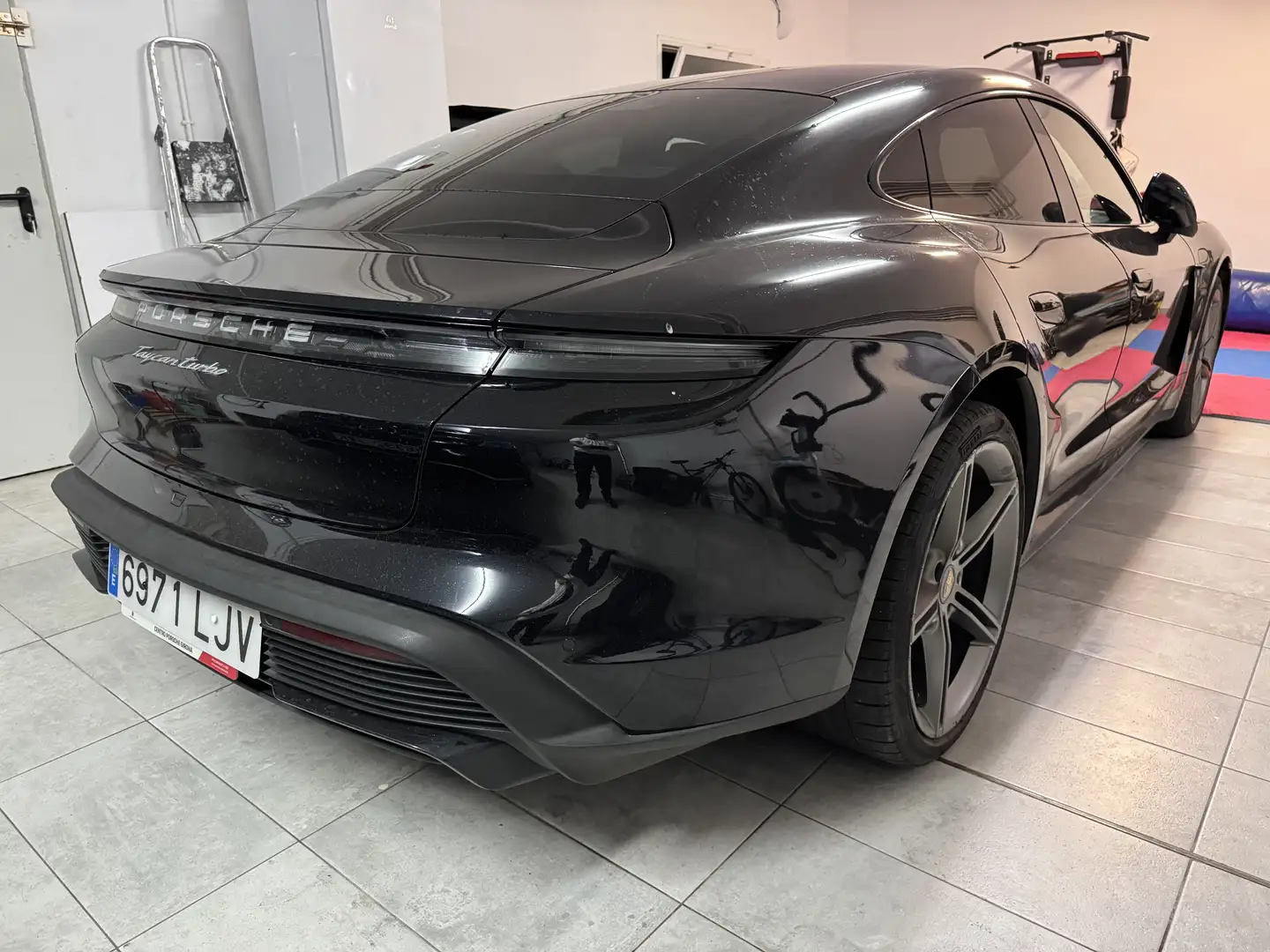 Porsche Taycan Turbo - 2