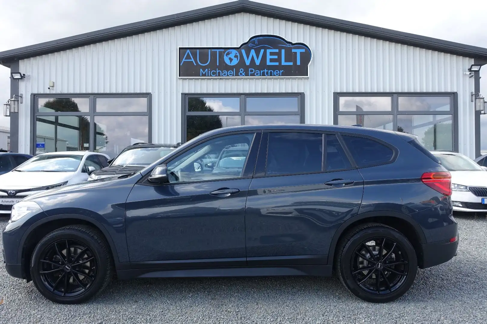 BMW X1 1.5 sDrive lück.Scheckeft LED KLIMA AHK 18'' Grau - 1