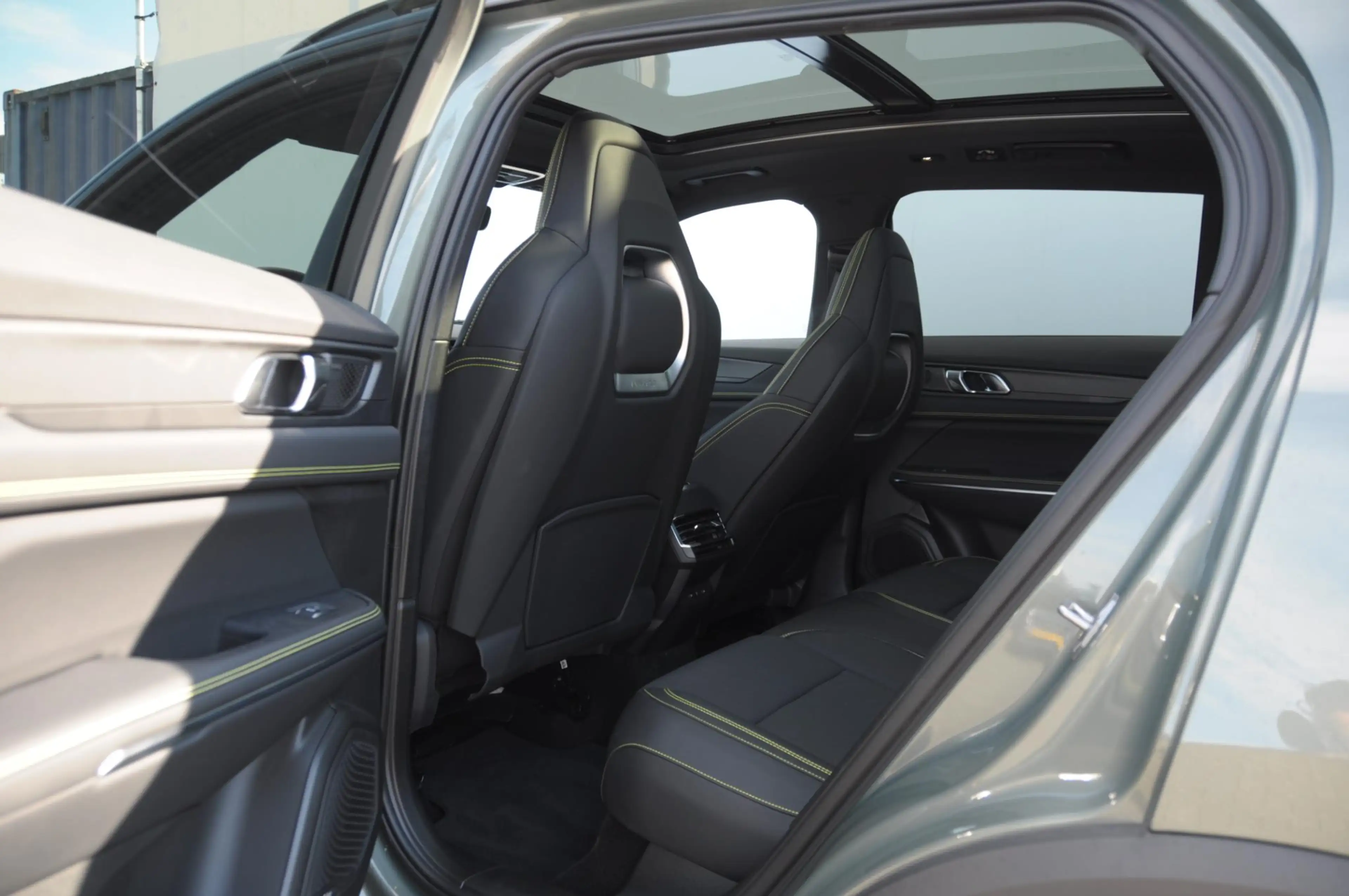 Lynk & Co 01 276PK Automaat More / Adaptive cruise control / Le — photo 21