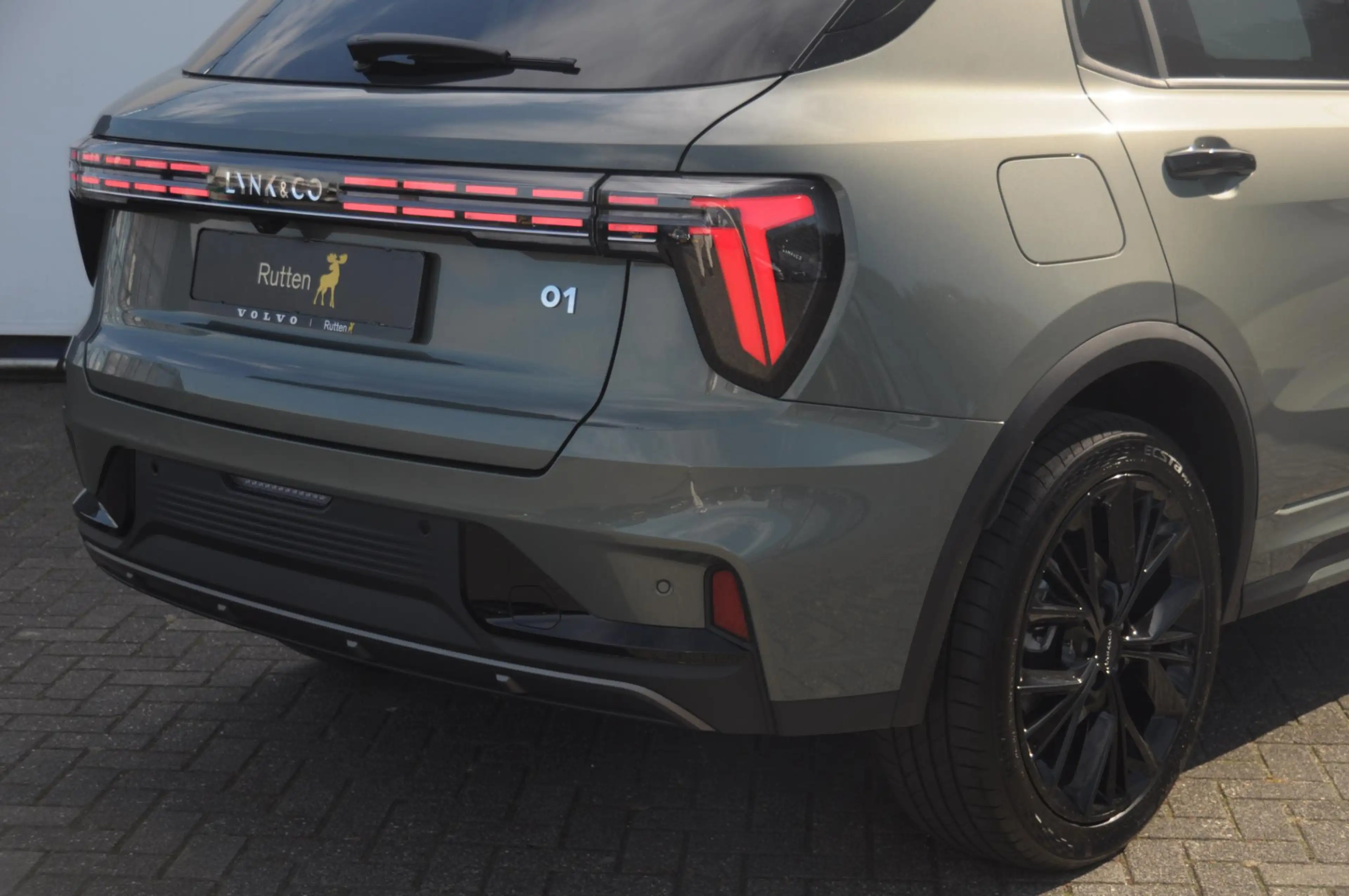 Lynk & Co 01 276PK Automaat More / Adaptive cruise control / Le — photo 18