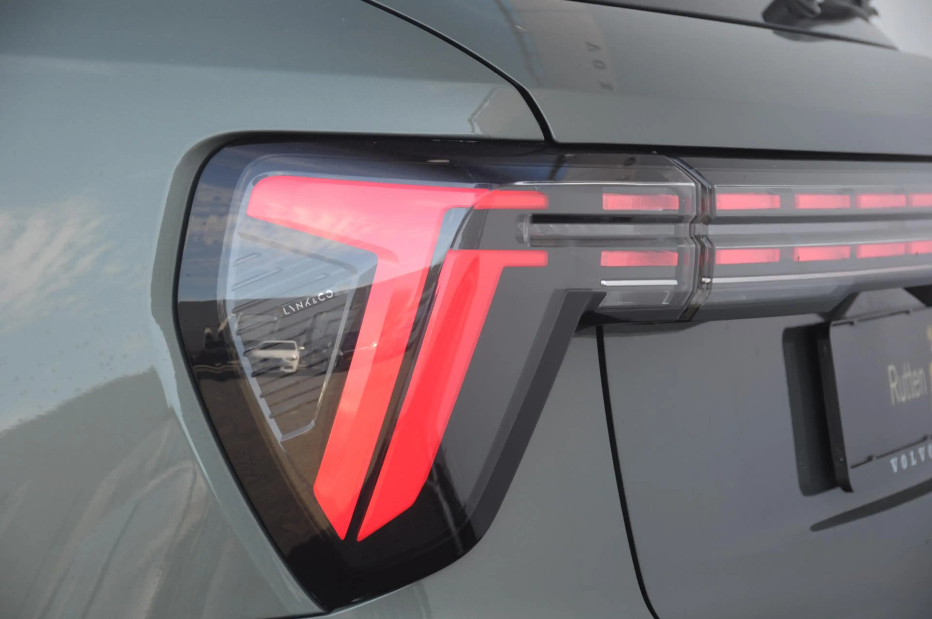 Lynk & Co 01 276PK Automaat More / Adaptive cruise control / Le — photo 16