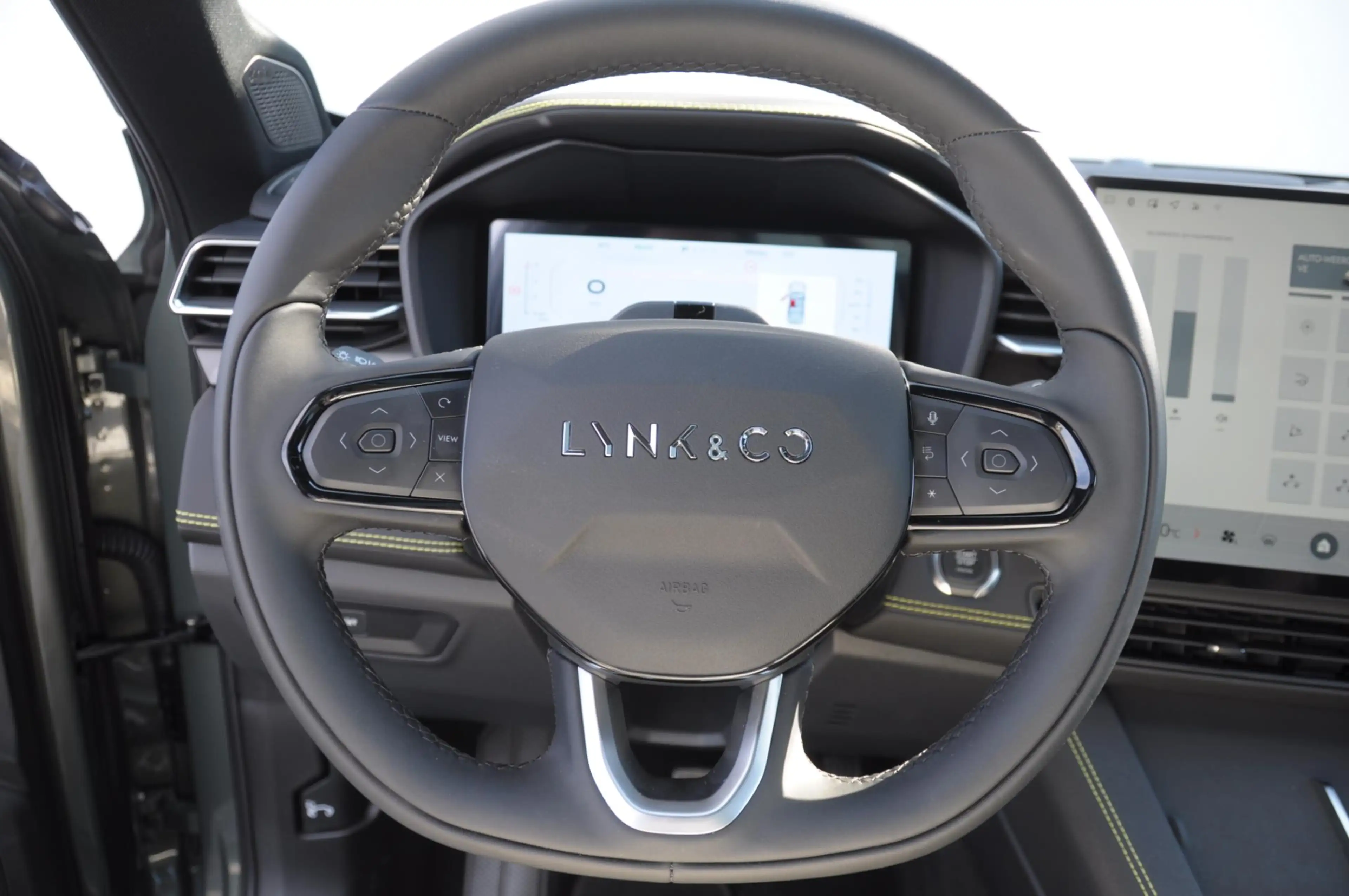 Lynk & Co 01 276PK Automaat More / Adaptive cruise control / Le — photo 32