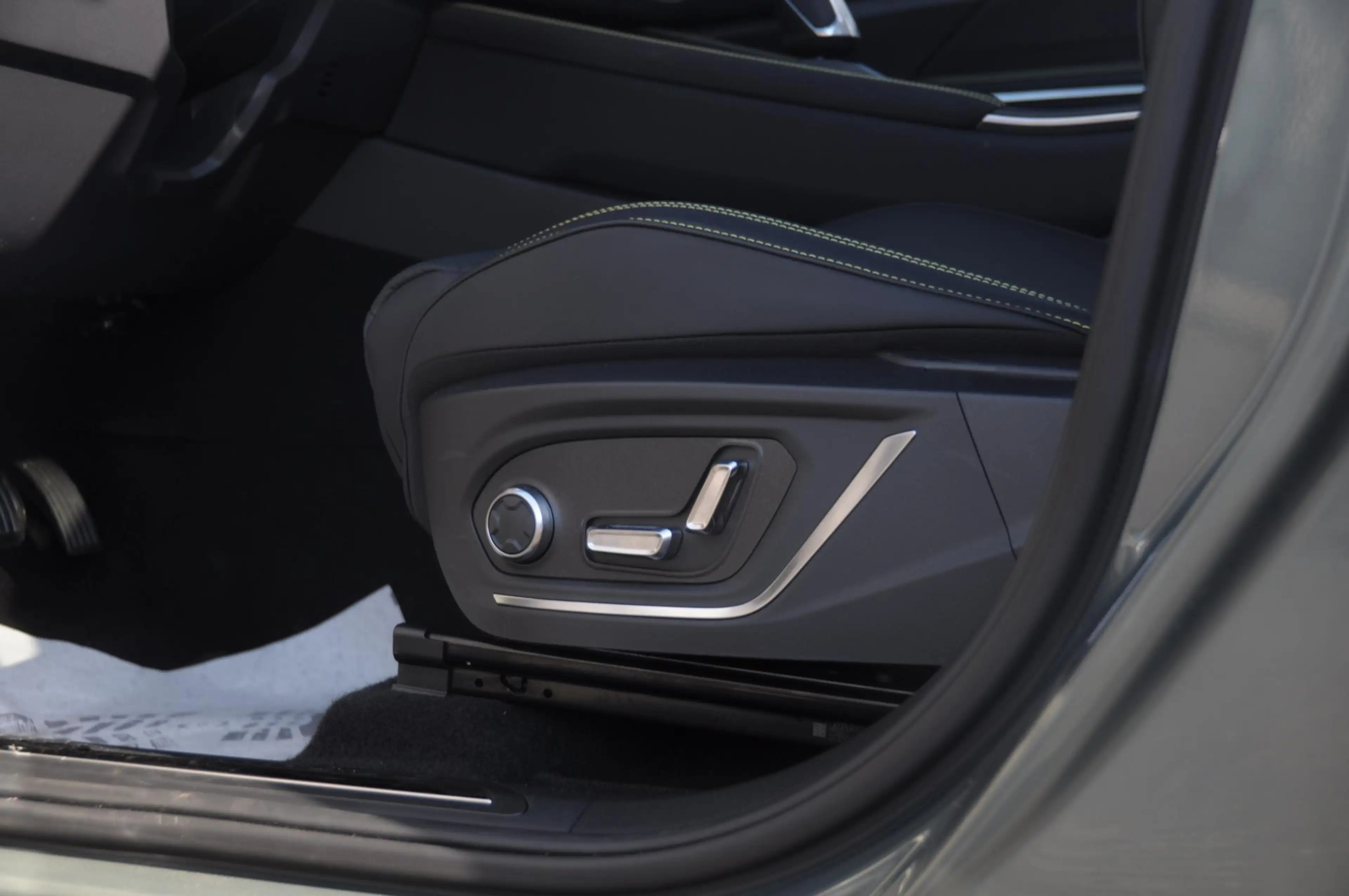 Lynk & Co 01 276PK Automaat More / Adaptive cruise control / Le — photo 15