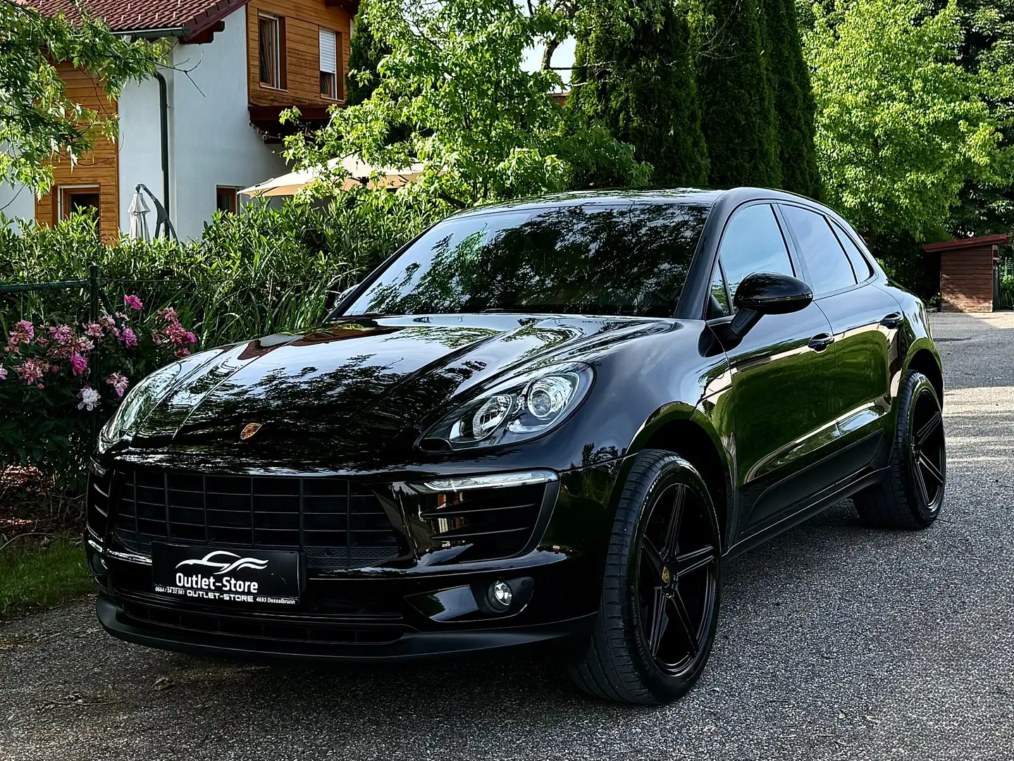 Porsche Macan 2,0*2.Besitz*Spur*AHK*NUR 68.000KM*Neuwertig*TOP* Schwarz - 1
