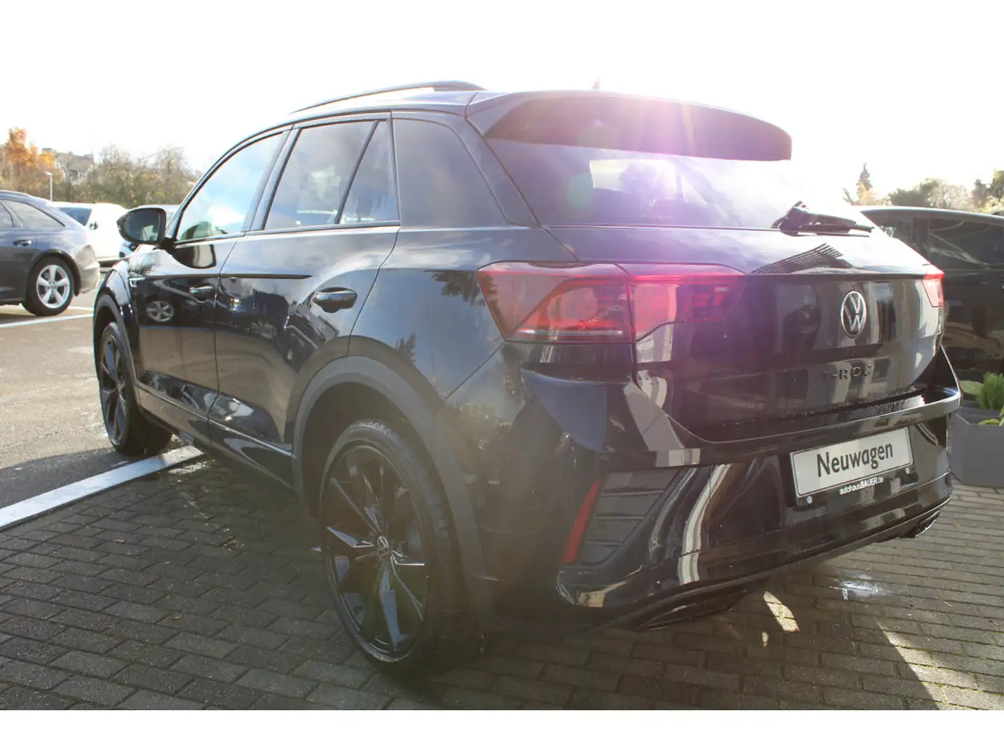 Volkswagen T-Roc 1.5l TSI R-Line *IQ Drive,LED,2-ZonenKlim,KeylessAccess,SHZ,ACC* Schwarz - 2