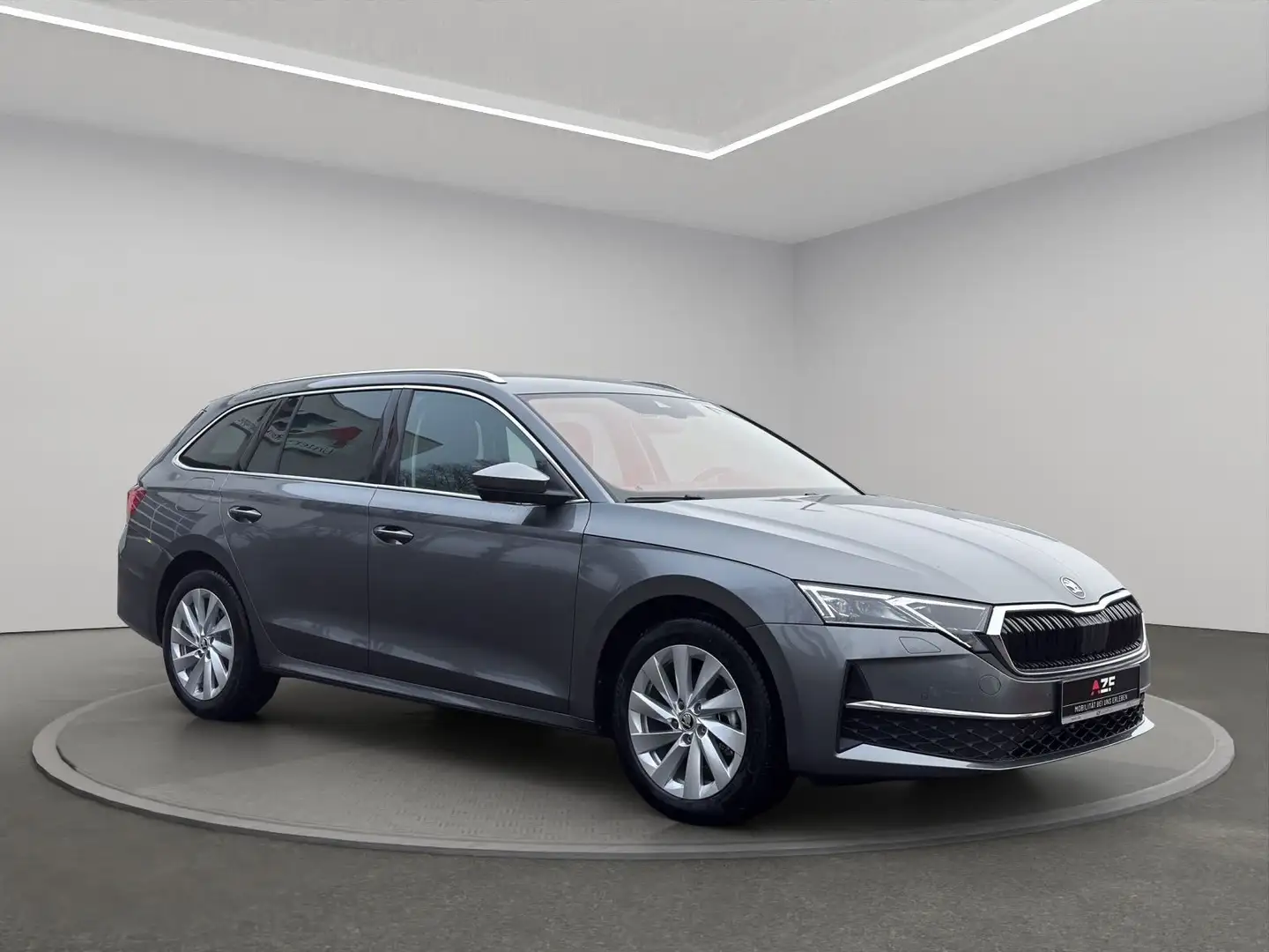 Skoda Octavia Combi Selection 1.5 eTSI DSG AHK+NAV+SHZ Grau - 2