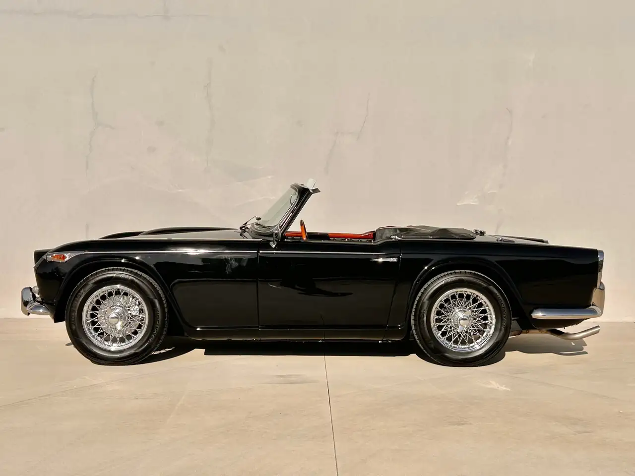 Triumph TR4 IRS A.S.I. targa oro, foto 3