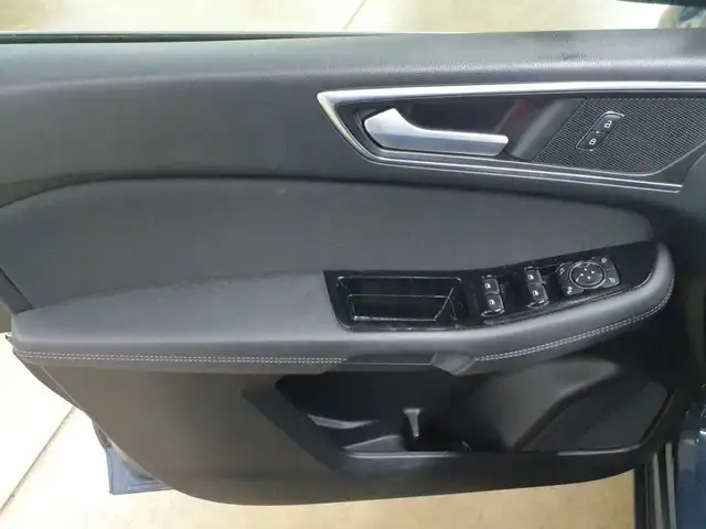 Ford S-Max view 4