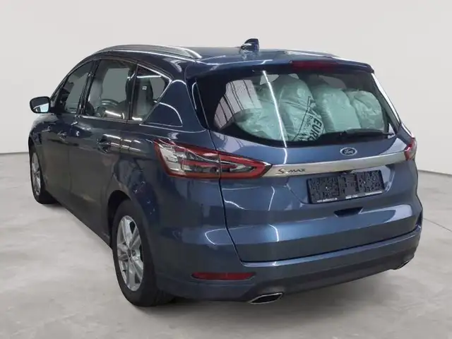 Ford S-Max view 2