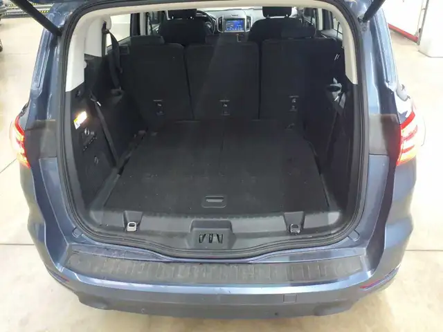 Ford S-Max view 9