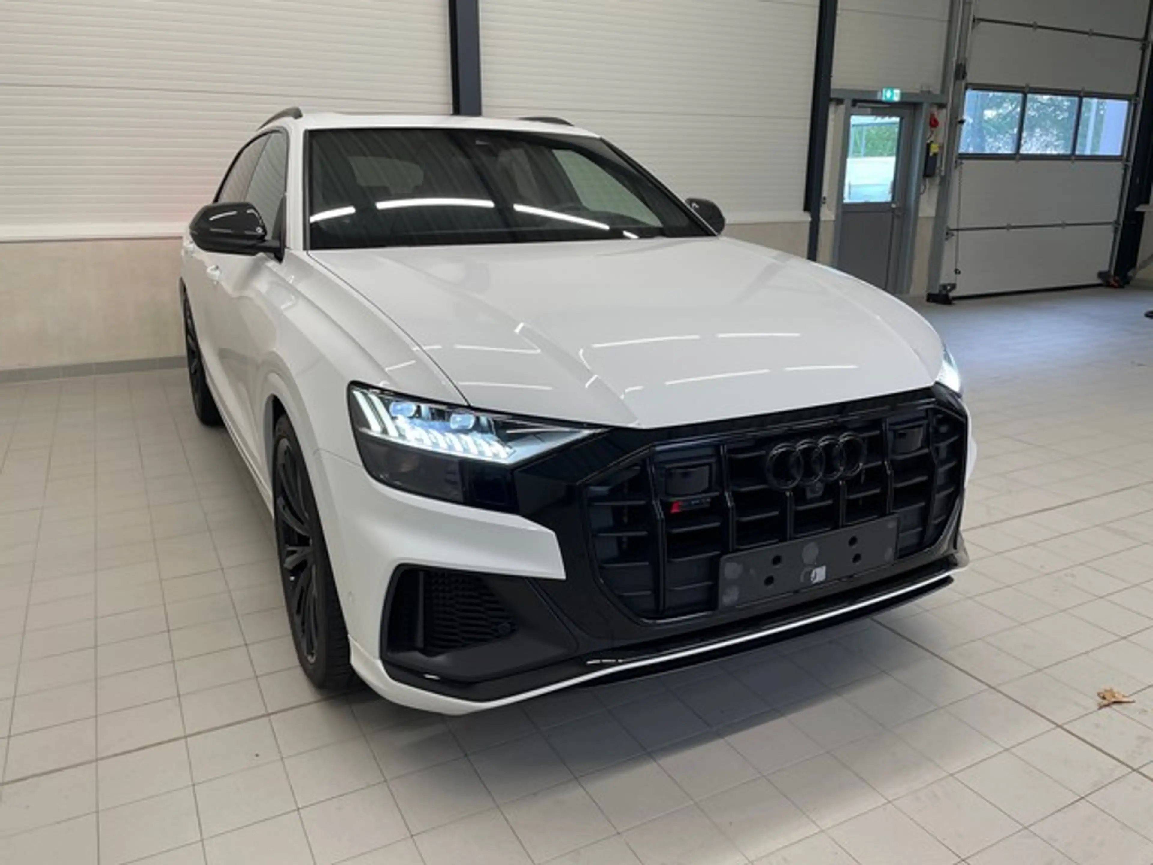 Audi SQ8 4.0 TFSI quattro competition plus — photo 3