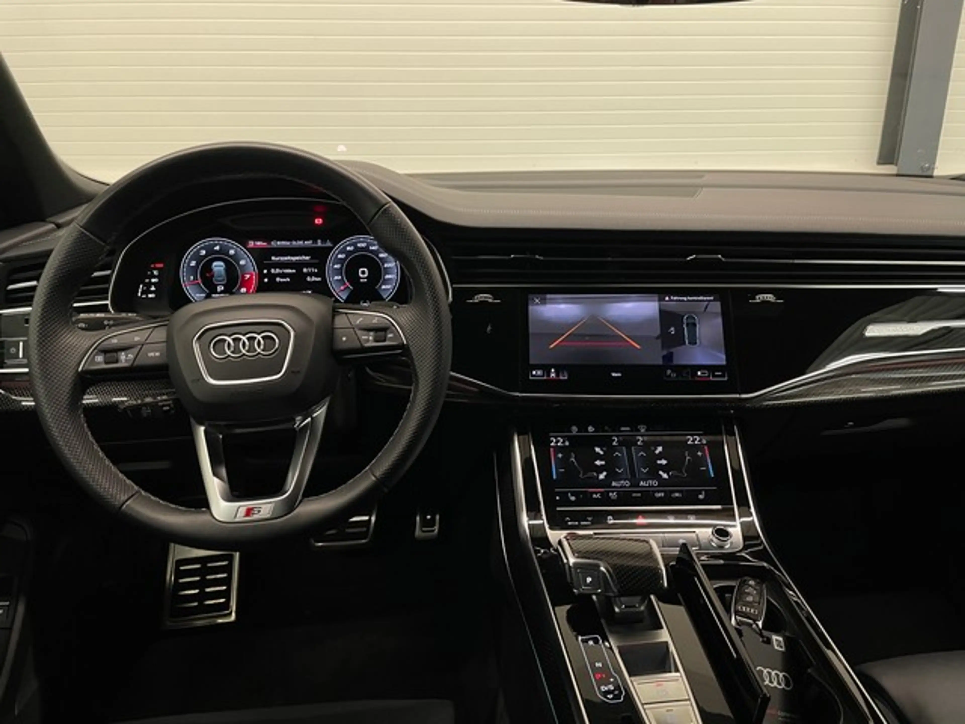 Audi SQ8 4.0 TFSI quattro competition plus — photo 13