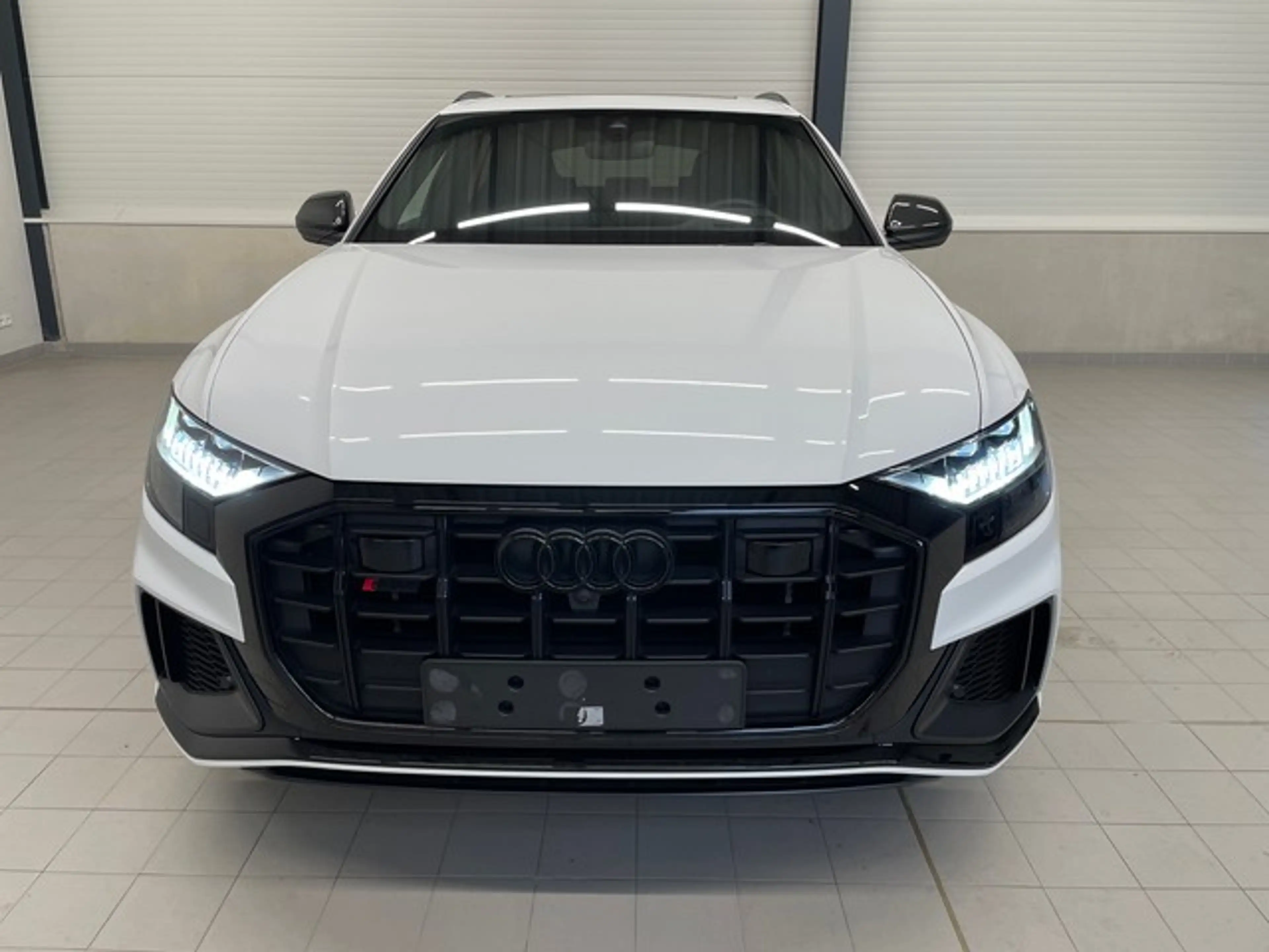 Audi SQ8 4.0 TFSI quattro competition plus — photo 2