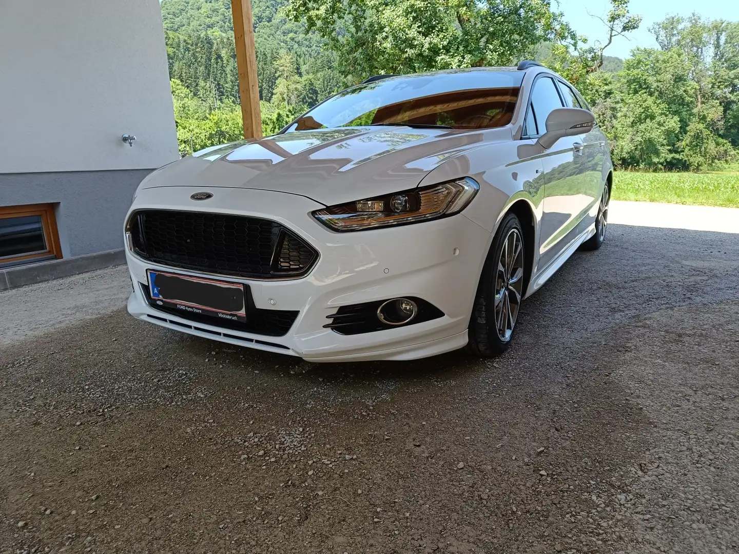 Ford Mondeo Mondeo Traveller ST-LINE 2,0 TDCi Aut. ST-LINE Weiß - 1