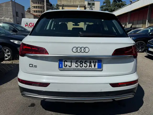 Audi Q5 view 7