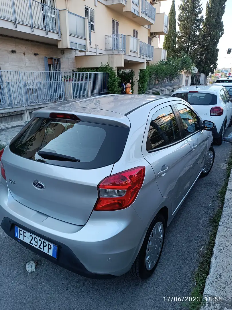 Ford Ka/Ka+ Ka III + 2017 5p Ka + 1.2 Ultimate 85cv Argento - 2