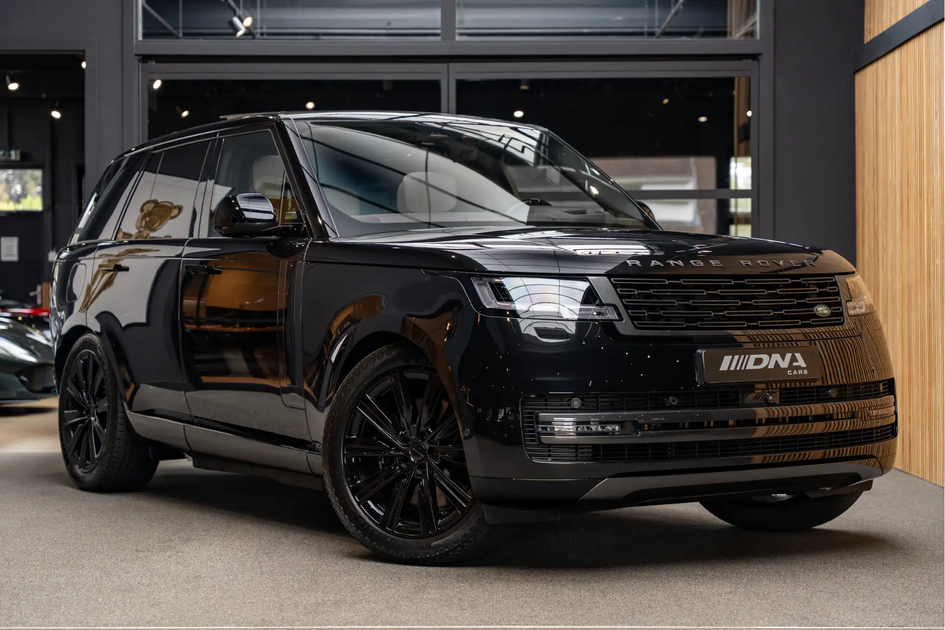 Land Rover Range Rover P550 2026 검정 사진 1